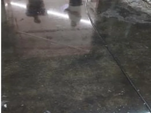 Parking en sous-sol inondé avant l'intervention